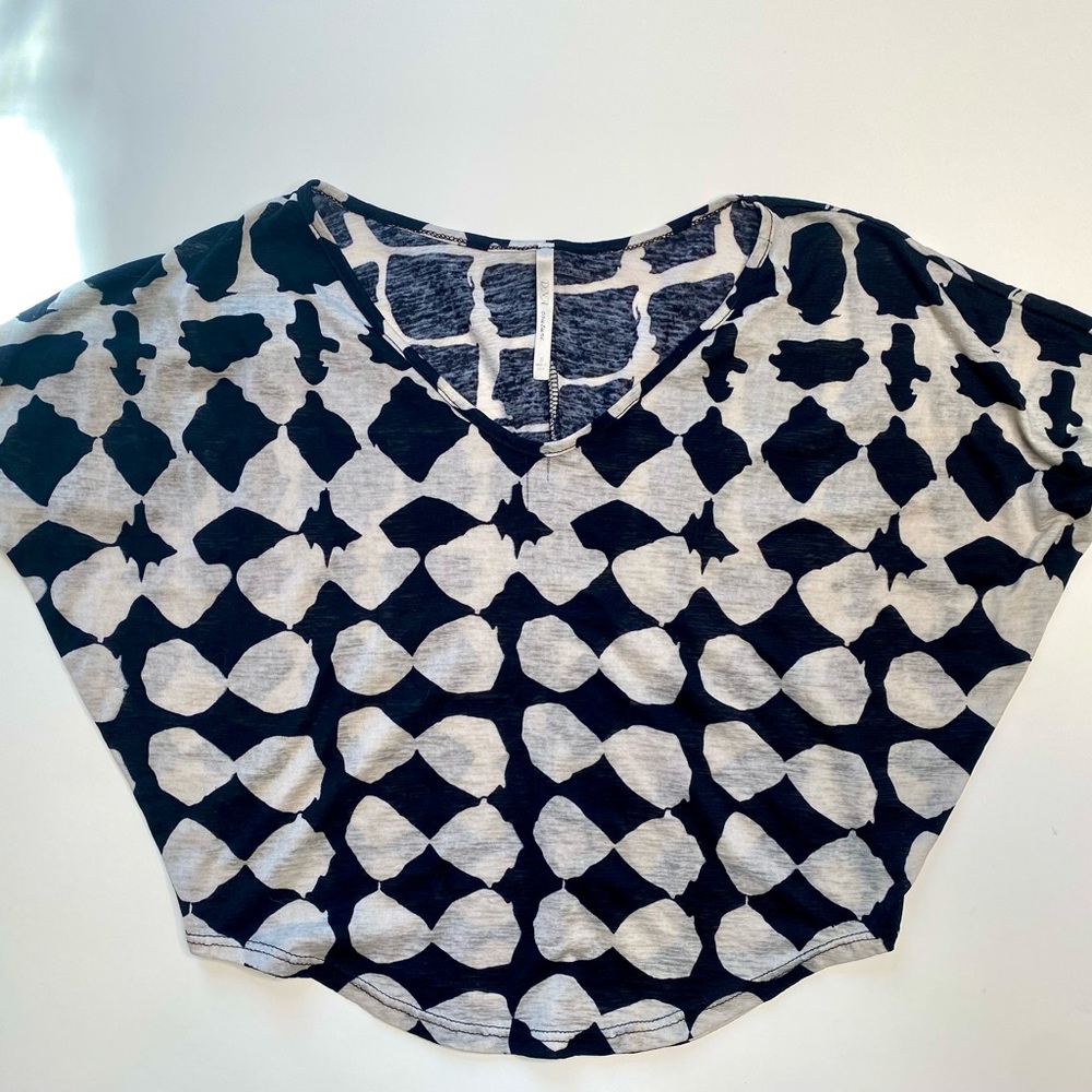 DNA couture black and white pattern top size small